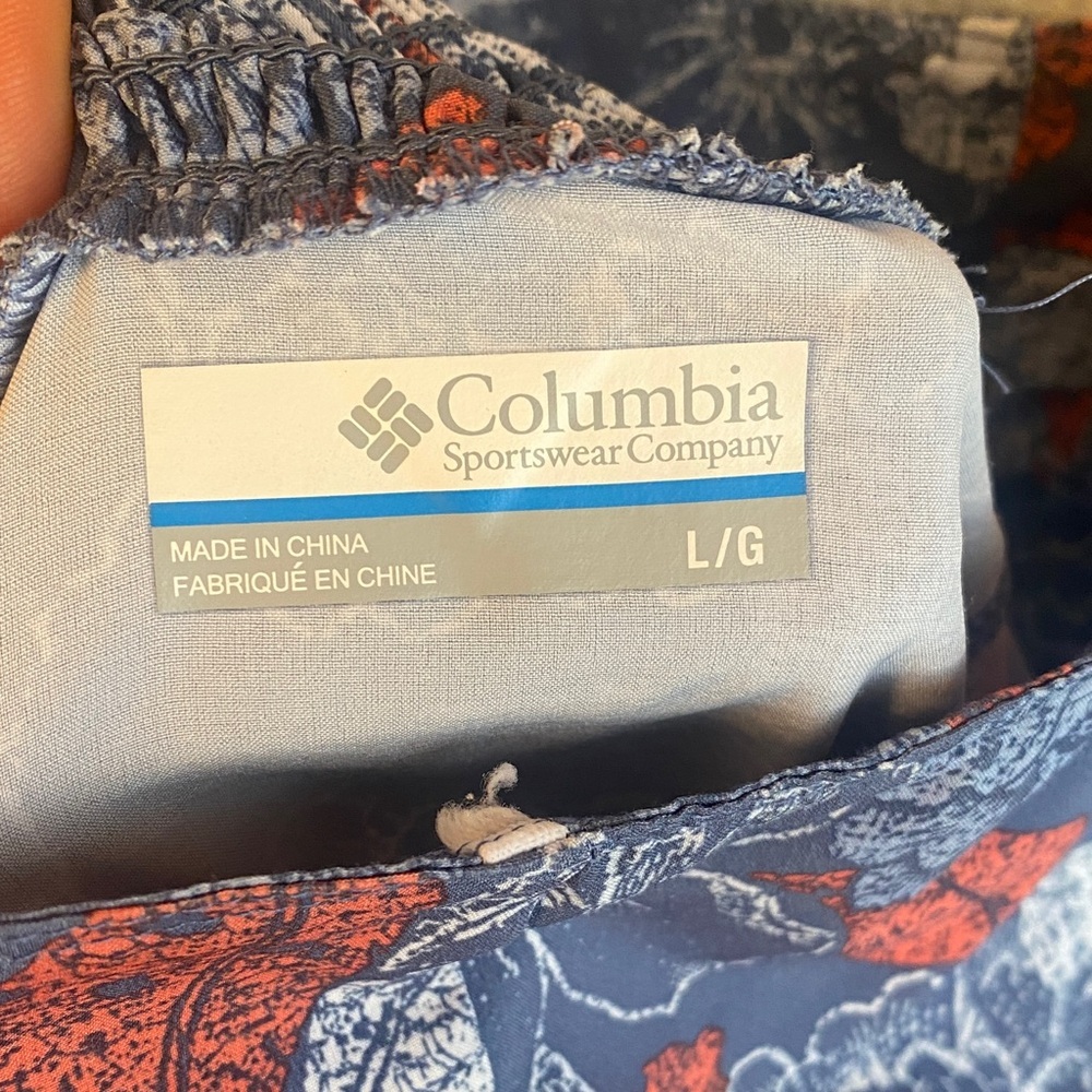 Columbia Blue and Red Patterned Garment - Picture 2 of 7